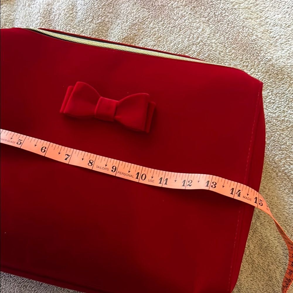 Vibrant Red Cometic Bag Trio - Picture 3 of 16